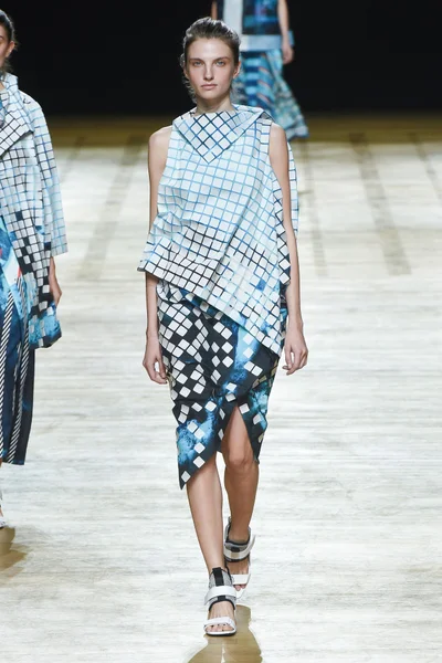 Look 24